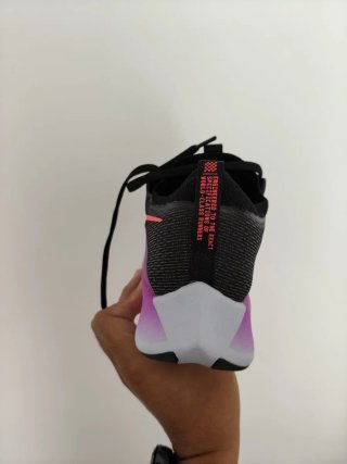 T40 Nike Zoom Fly 4 Negras