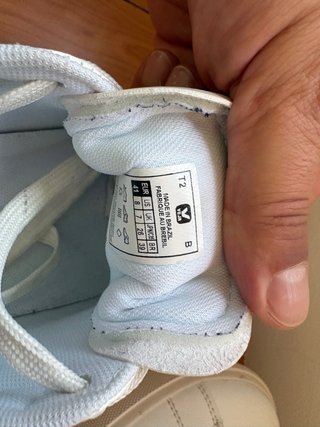 Zapatillas Veja blancas y beige