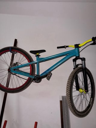 Bici Dirt Jump Azul y Amarilla