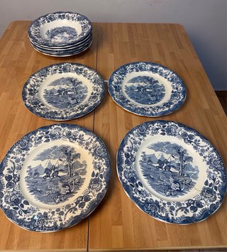 La Cartuja de Sevilla Platos Azules y Blancos