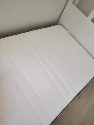 Cama Ikea Hemnes 90x200cm + Colchón
