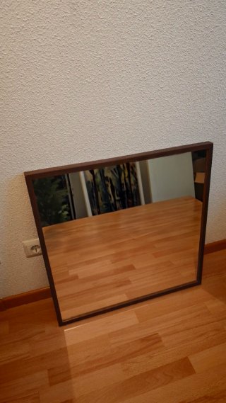 Espejo Ikea marrón