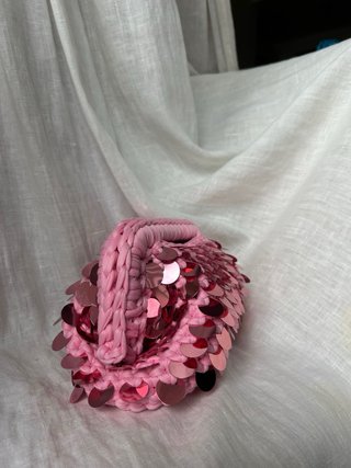 Pochette uncinetto con paillettes rosa