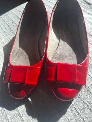 Bailarinas rojas 40,charol de piel con lazo