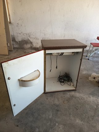 Máquina de coser Sigma con mueble