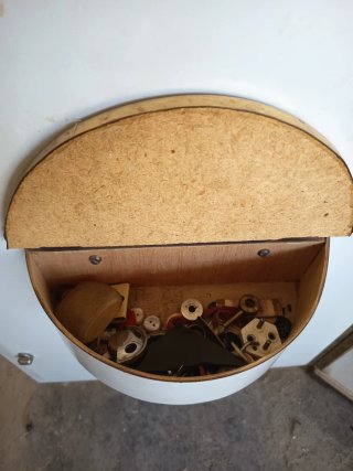 Máquina de coser Sigma con mueble