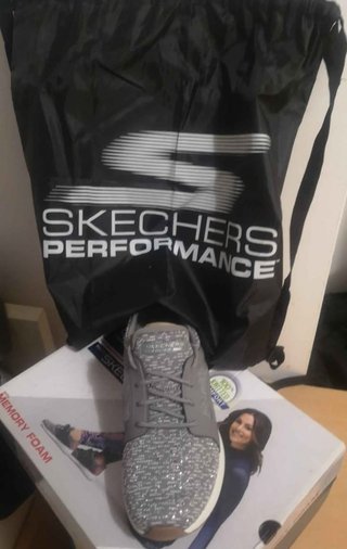 Zapatillas Skechers Performance Mujer Gris/Plata