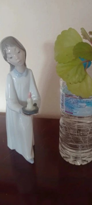 Figura Lladro Niña con Vela Porcelana