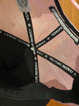 Gorra Chrome Hearts Negra y Rosa