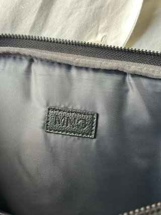 Funda portátil piel Mango