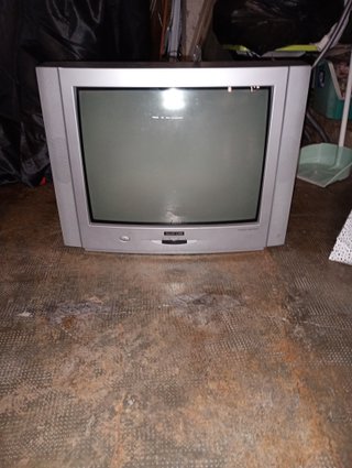 Televisor Gris Plata