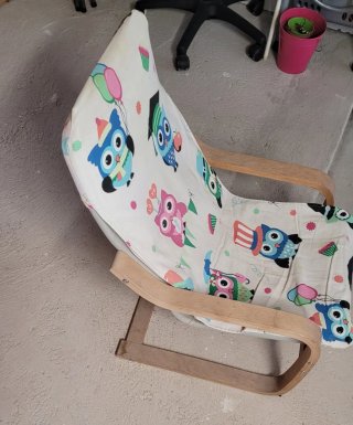Sillón infantil Poäng con funda de búhos