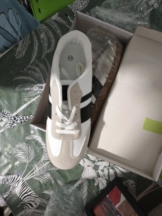 Zapatillas Adidas Blancas y Negras
