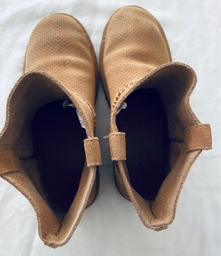 Stivaletti UGG traforati marrone taglia 38