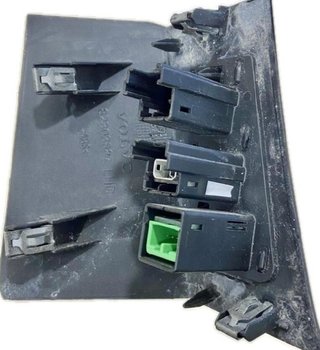 Volvo 21371017 conector usb .