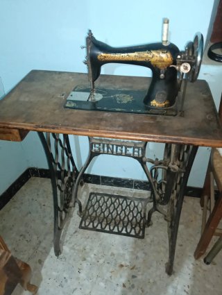 Máquina de coser Singer antigua