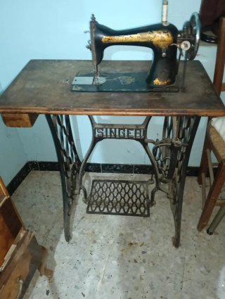 Máquina de coser Singer antigua