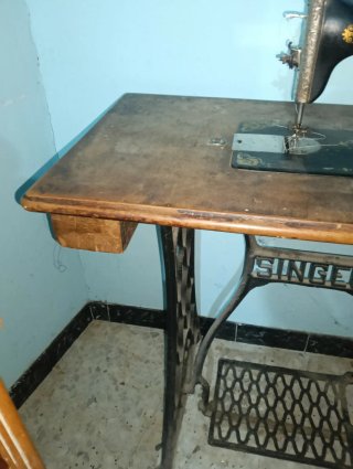 Máquina de coser Singer antigua