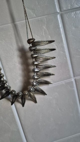 Collana effetto piuma argento