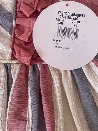 Vestido con capota a rayas