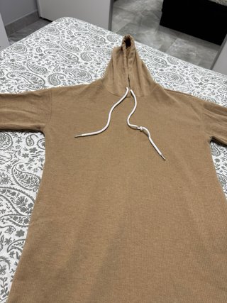 Vestido de invierno con capucha