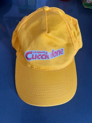 Cappellino giallo