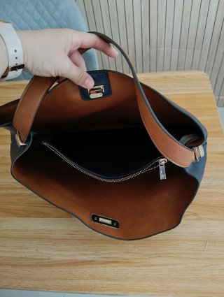 Bolso Negro y Marrón con Cierre Dorado