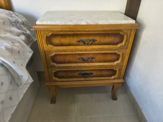 DORMITORIO COMPLETO DE MADERA Y MÁRMOL