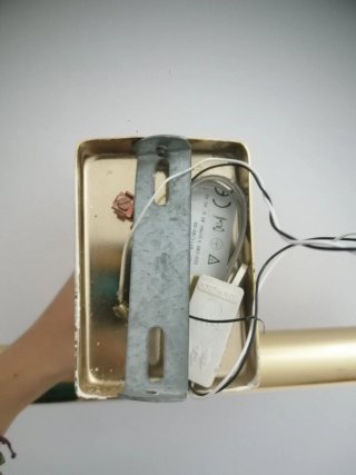Aplique de punto de luz dorado