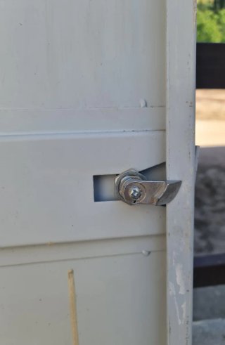Puerta registro eléctrico