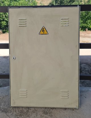 Puerta registro eléctrico