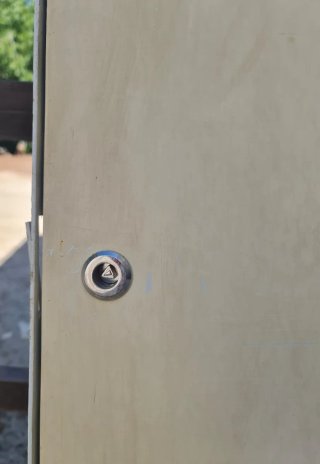 Puerta registro eléctrico