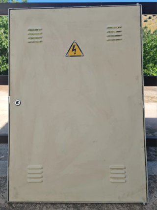 Puerta registro eléctrico