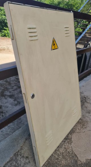 Puerta registro eléctrico