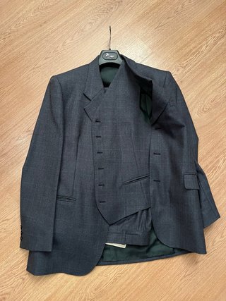 Traje de vestir gris 3 piezas