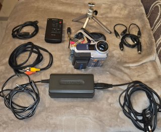 Videocámara Sony DCR-PC8E + Kit Completo
