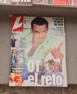 Lote VI: 12 Revistas Lecturas