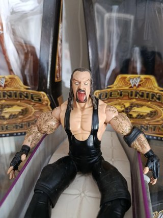 Figura Undertaker con ataúd WWE