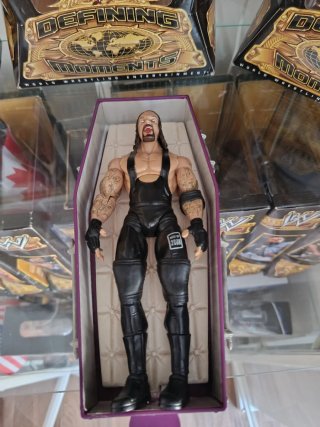 Figura Undertaker con ataúd WWE
