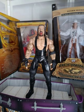 Figura Undertaker con ataúd WWE