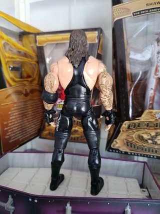 Figura Undertaker con ataúd WWE