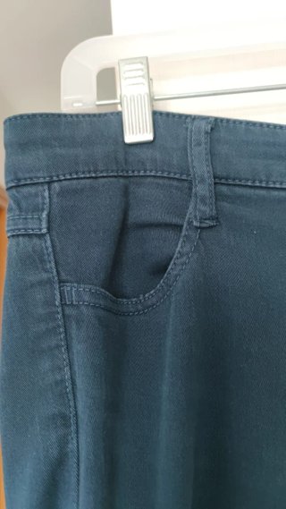 Pantalón vaquero elástico Stradivarius Talla L