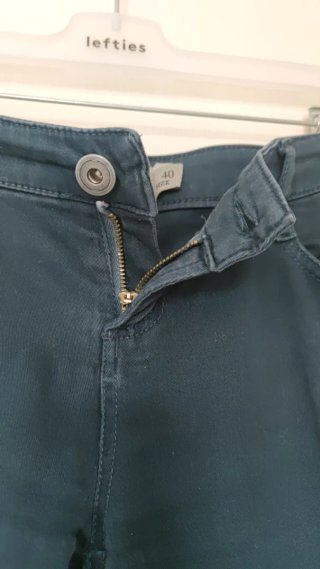 Pantalón vaquero elástico Stradivarius Talla L