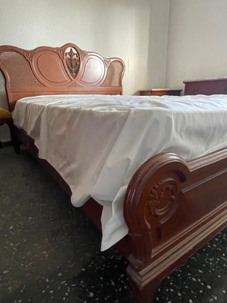 Cama de madera con colchon nuevo