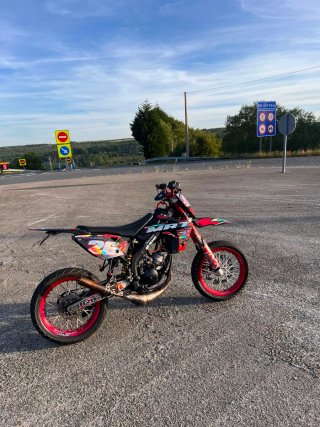Rieju MRT Pro Supermotard Roja y Negra