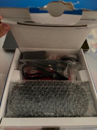 PS Vita 3G/Wi-Fi Crystal Black + 8GB