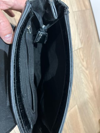 Bolso negro efecto piel cocodrilo Stradivarius
