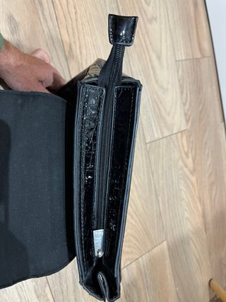 Bolso negro efecto piel cocodrilo Stradivarius