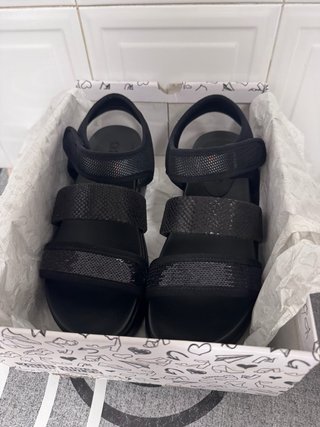 Sandalias Chika 10 Negras