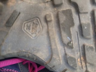Botas de montaña Quechua azul y rosa
